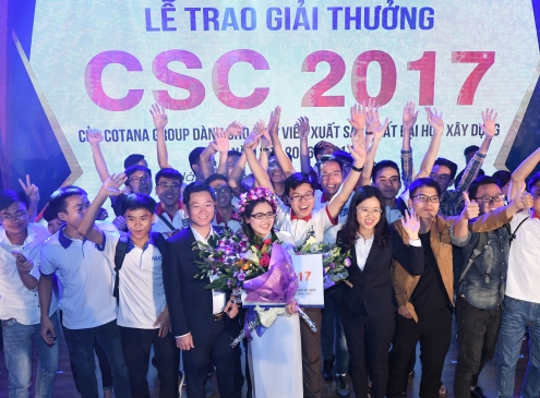  Nữ sinh xuất sắc Đại học Xây dựng nhận giải thưởng CSC 2017 trị giá 120 triệu đồng